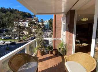 Apartamento 4 dormitórios/suítes, 215m², 3 vagas, a 50 metros da Rua Coberta de Gramado