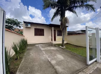 Casa à venda, 2 dormitórios, sala e cozinha, e banhairo. Semi mobiliada. Amplo Pátio, no bairro Colina em Guaíba.