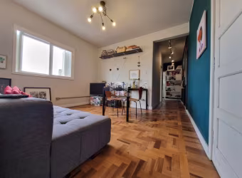 Apartamento à venda 78m² privativos, com 2 quartos, elevador, sacada, vista, no bairro Floresta, Porto Alegre/RS