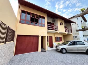 Casa de 450m² no bairro Ingleses
