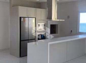 Apartamento com 03 Suítes, 02 Vagas de Garagem no Térreo, Sacada com Churrasqueira, Área de Lazer; P