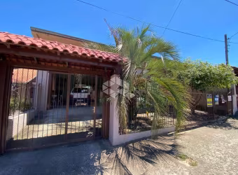 Residência com sala comercial no bairro Floresta