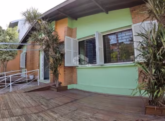 Casa com 4 quartos à venda na Travessa Orion, 306, Cristo Redentor, Porto Alegre, 206 m2 por R$ 688.000