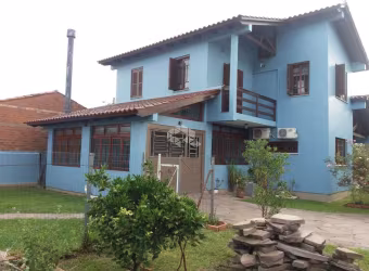 Casa Sobrado  3 dormitorios, 04 vagas, no Bairro Ponta Grossa