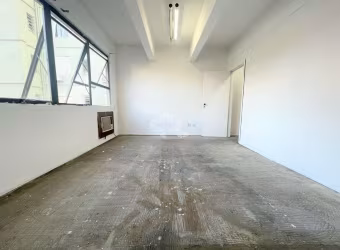 Sala comercial à venda na Av. Cristóvão Colombo