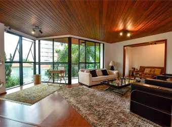 Moema fora rota 185m2 4 dormitórios Excelente Planta
