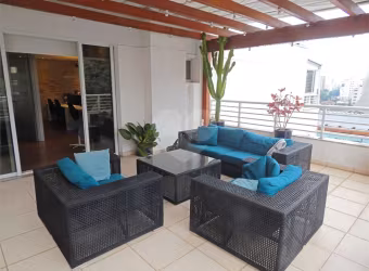 Cobertura comercial com 143m² terraço 2 banheiros, 2 vagas, mobiliado.