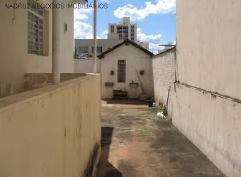 CASA COMERCIAL, CENTRO, RUA BERNARDINO DE CAMPOS, PARA ESTACIONAMENTO
