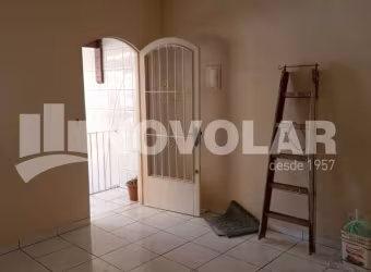 Sobrado para Alugar na Vila Sabrina ? 2 Dormitórios e Quintal Privativo