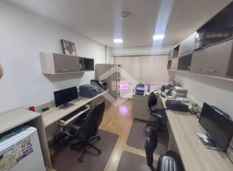 Sala montada com armários planejados, ar split. Plaza Office - Campo Grande