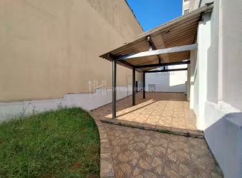 Casa térrea com 02 dormitórios, 01 suíte e 03 vagas de garagem no Bairro Barcelona