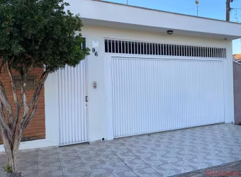 Casa para Venda em Salto, Centro, 3 dormitórios, 1 suíte, 1 banheiro, 3 vagas