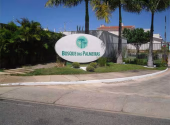 Vendo excelente lote no Condomínio Bosque das Palmeiras.