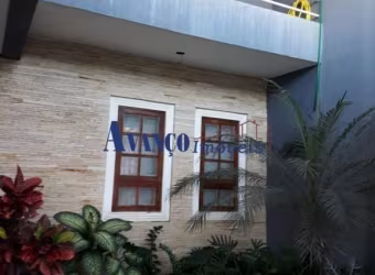 Lindo sobrado com acabamento impecável - Estuda Permutas
