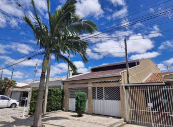 Sobrado lindíssimo com 3 quartos e 2 vagas cobertas à venda no Bairro Alto - Curitiba - PR