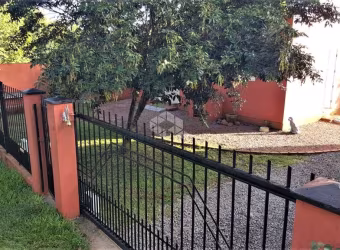 Bela casa de alvenaria com edícula aos fundos na Vila Germânia.
