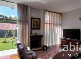 Casa Semi Térrea com 4 vagas de garagem cobertas, Jardim Jussara São Paulo.