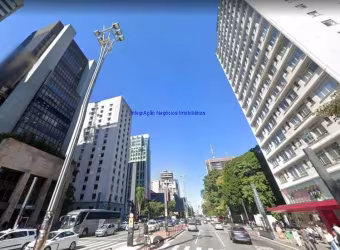 Condomínio com Jardim, lavanderia, segurança e portaria 24h.  Excelente localização à 4 minutos caminhado para Estação do Metrô Trianon-Masp
