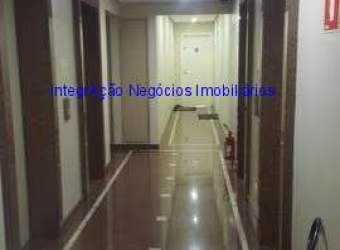 Conjunto comercial 33m², 03 salas, 01 copa, 01 banheiro e 01 vaga na garagem.   Condomínio com recepção.   Excelente localização.