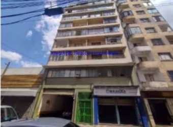 Apartamento 35m², 01 dormitório e 01 banheiro.  Condomínio com portaria  e segurança.  Excelente localização á 8 minutos andando para a estação