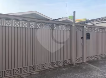 Casa térrea com 3 quartos à venda em Centro - SP