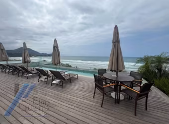 Ubatuba, Praia Grande - Apartamento com vista para o mar, com 02 dormitórios e área de lazer completa..