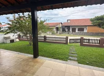 Ótima Casa em Condomínio Residencial