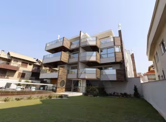 Apartamento de alto padrão com 3 suítes a beira Mar de Bombinhas Centro.