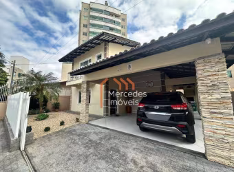 Casa com 1 suíte + 2 quartos à venda, 154 m² por R$ 1.650.000 - Centro - Itajaí/SC