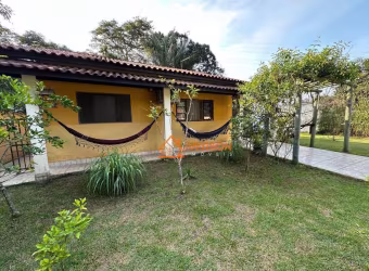 Casa dentro de condomínio para venda em Peruíbe