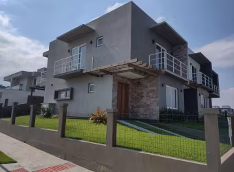 Sobrado Padrão para Venda em Longaroni Garopaba-SC