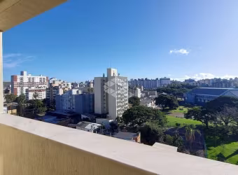 VISTA INCRÍVEL DE ÚTIMO ANDAR (9º) EM APTO DESOCUPADO COM DUAS SACADAS E CHURRASQUEIRA