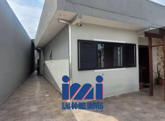 Casa venda na praia 03 quartos sendo uma suíte