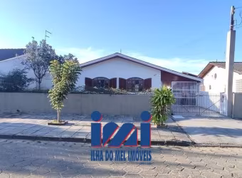 Casa a venda perto do mar em Canoas Pontal