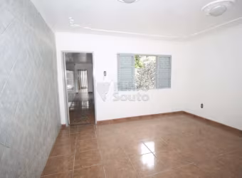 Casa espaçosa na rua Frederico Trebi - Oportunidade Imperdível!