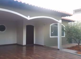 Casa Terrea - com 3 Quartos e 1 Apartamento - Bairro Joquei Clube