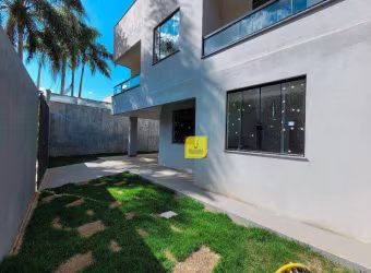 Casa individual de 3 quartos com suíte, quintal e 2 vagas