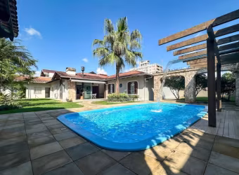 Vendo Casa Alto Padrão com Piscina e 03 Suítes - Bairro Itoupava Norte
