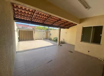 VENDO CASA EM ITAPUÃ