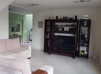 Sobrado Pestana, Osasco, 4 dorm., sendo 3 suítes, quintal com churrasqueira, 3 vagas de garagem.
