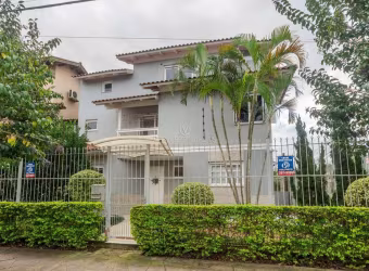 Casa com 3 quartos à venda na Rua Luiz Delfino, 99, Espírito Santo, Porto Alegre por R$ 830.000
