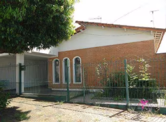 Casa com 3 dormitórios à venda, 161 m² por R$ 403.000 - Centro - Leme/SP