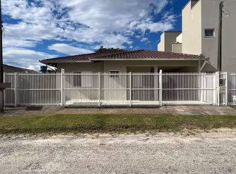 Casa Com 3 Dormitórios à Venda, 122 M² - Barra do Saí - Itapoá/sc