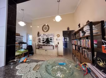 Casa e Salão Comercial de 2 quartos, 230m² no bairro Jardim Santa Rosália, em Sorocaba