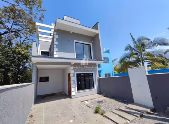 Triplex a 550 metros do mar,  com 03 dormitórios ( 01 suite)