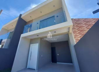 Sobrado com 03 quartos (sendo 01 suíte) á 500 metros da praia