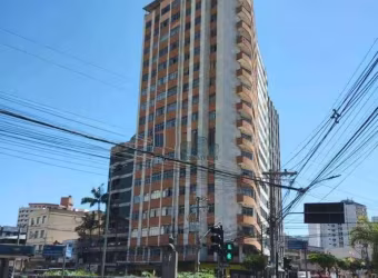 3 quartos, varanda e elevador- Centro