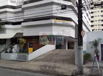 Conjunto comercial, 52 m², 1 vaga, 2 banheiros, 2 elevadores, 4 salas. Pronto para clínica médica
