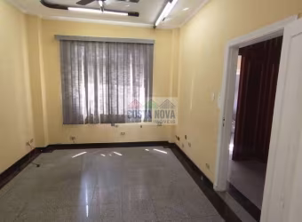 Conjunto comercial com 96 m², 4 salas amplas, 2 das salas com varanda, pequena copa, banheiro