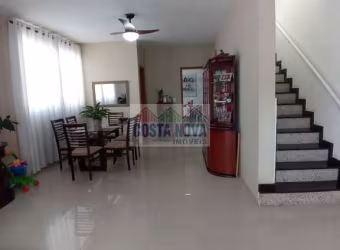 Casa sobrado, 6 quartos sendo 2 suítes, 4 banheiros, 1 vaga. Bairro Aparecida